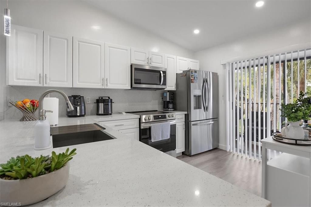 4100 Looking Glass LN 3002, NAPLES, FL 34112 — photo 2