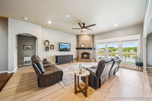 9508 N 96th East Place, Owasso, OK 74055