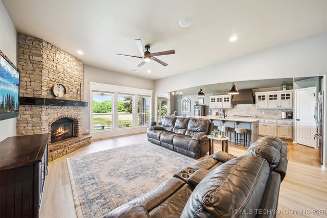 9508 N 96th East Place, Owasso, OK 74055