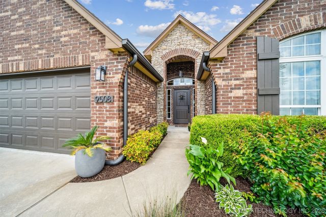9508 N 96th East Place, Owasso, OK 74055