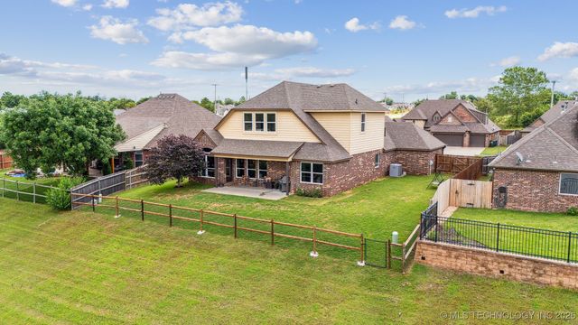 9508 N 96th East Place, Owasso, OK 74055