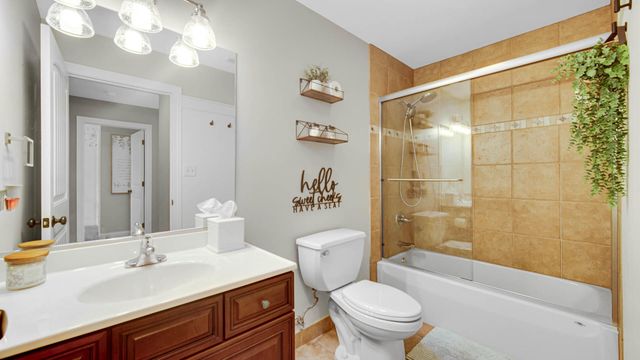 11031 Beacon Court, St. John, IN 46373