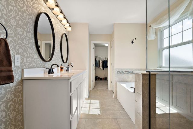 508 E 119th Place, Crown Point, IN 46307