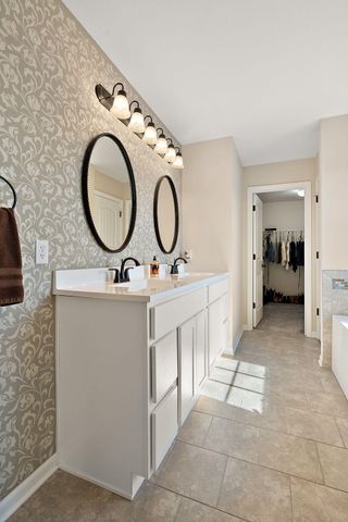 508 E 119th Place, Crown Point, IN 46307