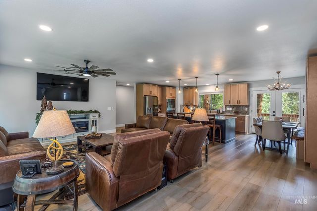19 Daggett Rim Rd, Boise, ID 83716