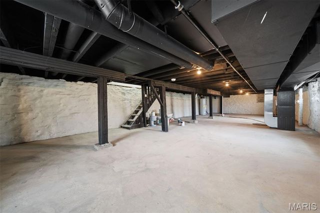 4413 Hunt Avenue, St Louis, MO 63110