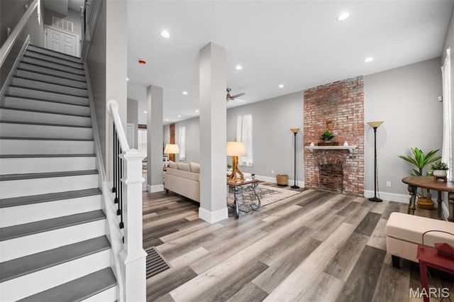 4413 Hunt Avenue, St Louis, MO 63110