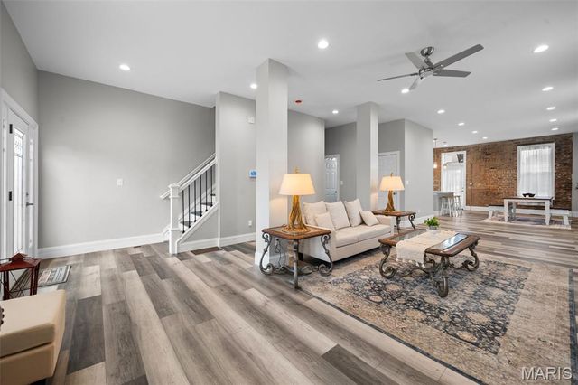 4413 Hunt Avenue, St Louis, MO 63110
