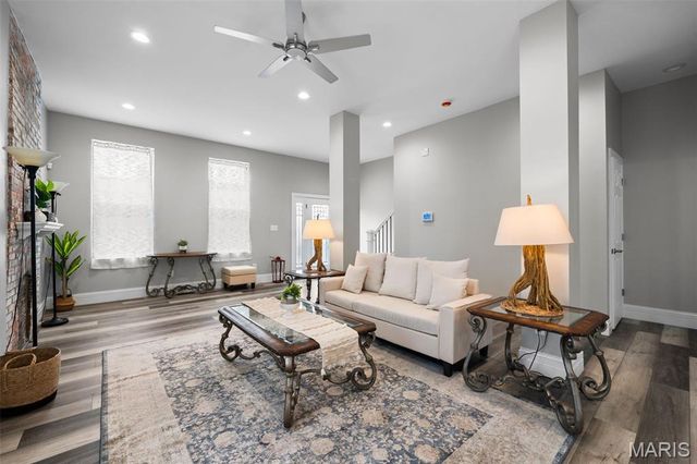 4413 Hunt Avenue, St Louis, MO 63110