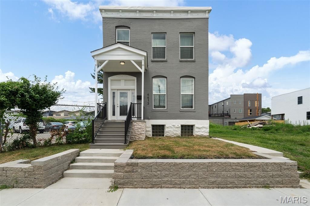 4413 Hunt Avenue, St Louis, MO 63110