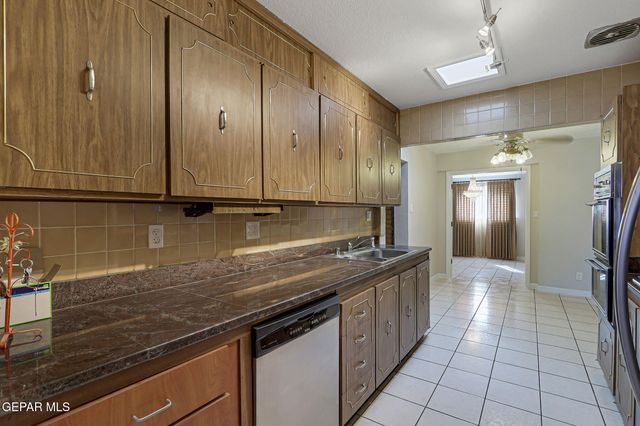 1304 Honeysuckle Drive, El Paso, TX 79925