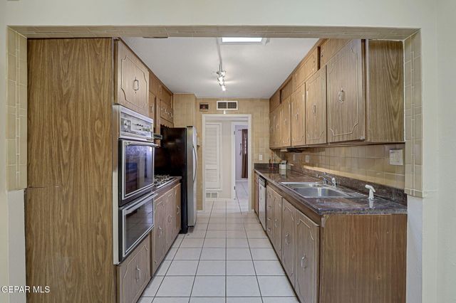 1304 Honeysuckle Drive, El Paso, TX 79925