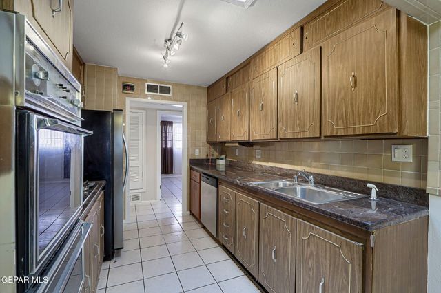 1304 Honeysuckle Drive, El Paso, TX 79925