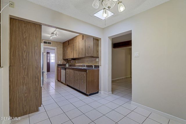 1304 Honeysuckle Drive, El Paso, TX 79925