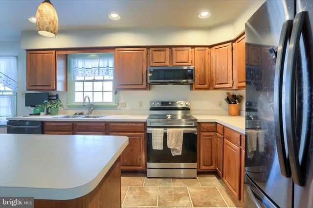 17 ARGALI LN, Mechanicsburg, PA 17055