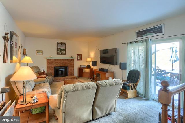 17 ARGALI LN, Mechanicsburg, PA 17055