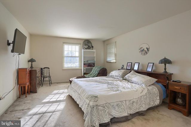 17 ARGALI LN, Mechanicsburg, PA 17055