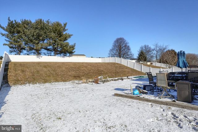 17 ARGALI LN, Mechanicsburg, PA 17055