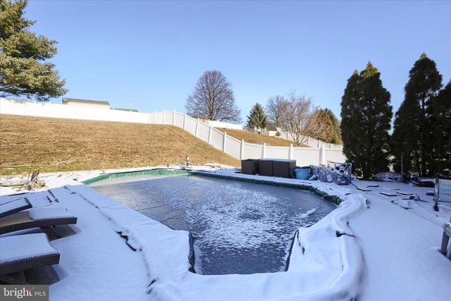 17 ARGALI LN, Mechanicsburg, PA 17055