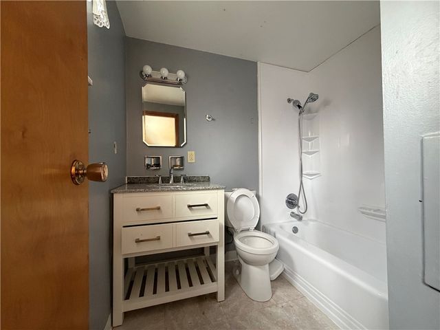 347 Lime Oak Dr, Penn Hills, PA 15235