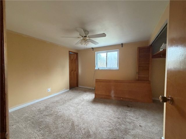 347 Lime Oak Dr, Penn Hills, PA 15235