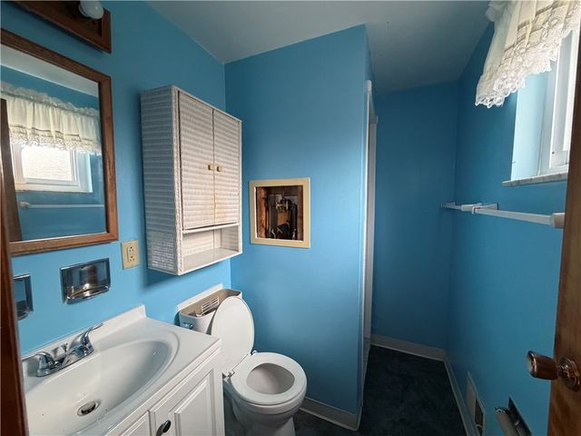 347 Lime Oak Dr, Penn Hills, PA 15235