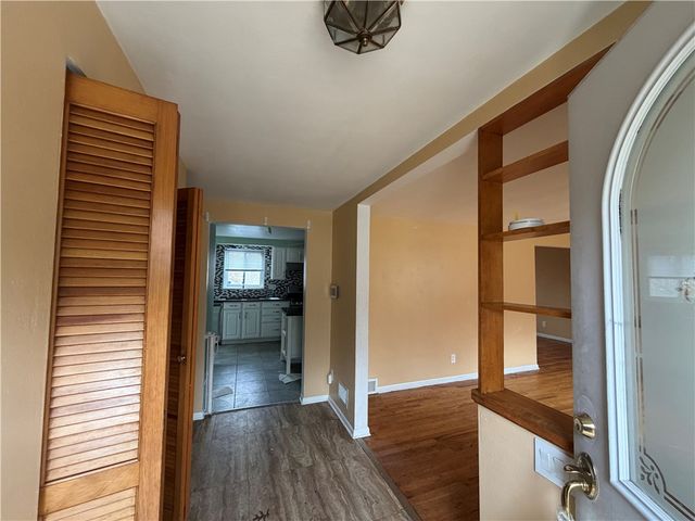 347 Lime Oak Dr, Penn Hills, PA 15235