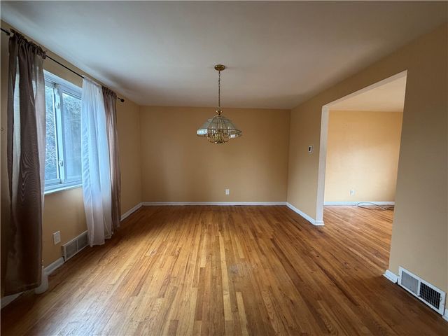 347 Lime Oak Dr, Penn Hills, PA 15235