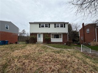 347 Lime Oak Dr, Penn Hills, PA 15235