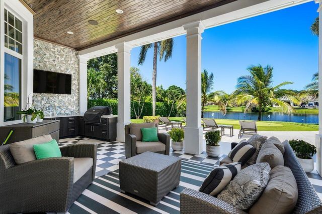 17837 Fieldbrook Circle W, Boca Raton, FL 33496