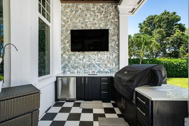 17837 Fieldbrook Circle W, Boca Raton, FL 33496