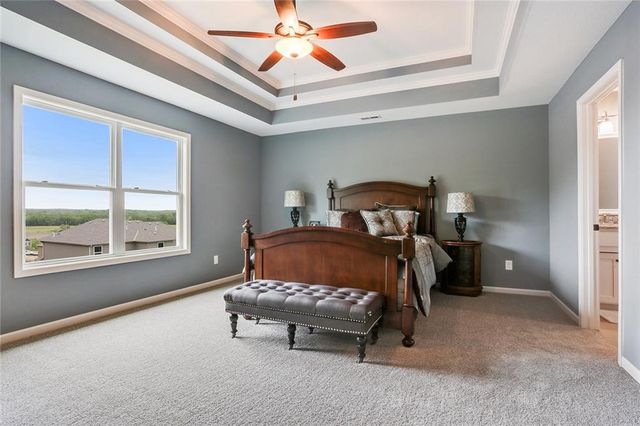 18604 Mohawk Lane, Overland Park, KS 66085