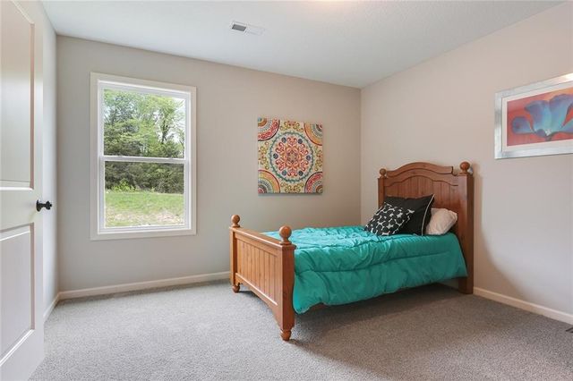 18604 Mohawk Lane, Overland Park, KS 66085