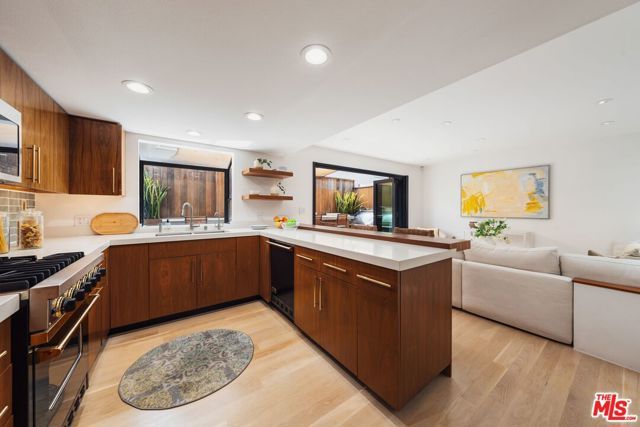 831 14th Street 2, Santa Monica, CA 90403