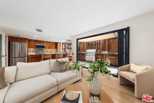 831 14th Street 2, Santa Monica, CA 90403