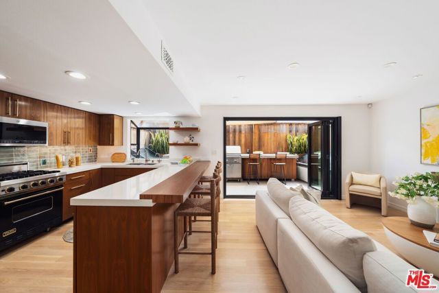 831 14th Street 2, Santa Monica, CA 90403