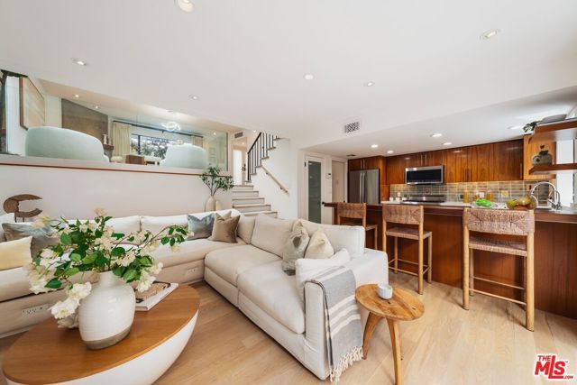 831 14th Street 2, Santa Monica, CA 90403