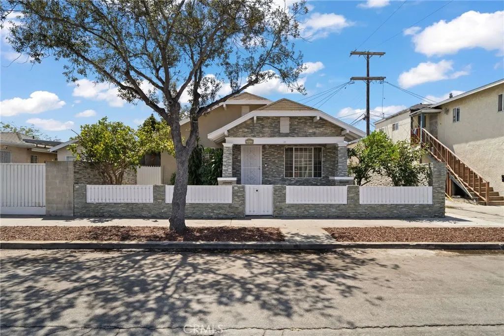 2020 E. 14th, Long Beach, CA 90804