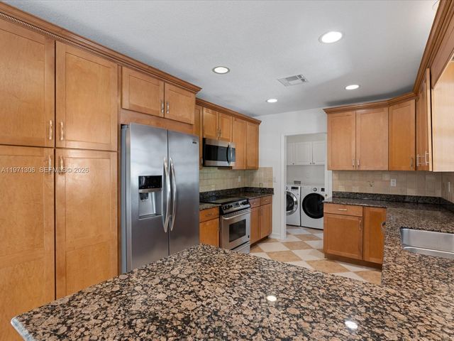 2833 NE 22nd St, Fort Lauderdale, FL 33305