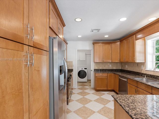 2833 NE 22nd St, Fort Lauderdale, FL 33305