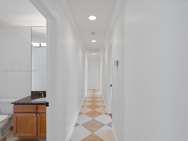 2833 NE 22nd St, Fort Lauderdale, FL 33305