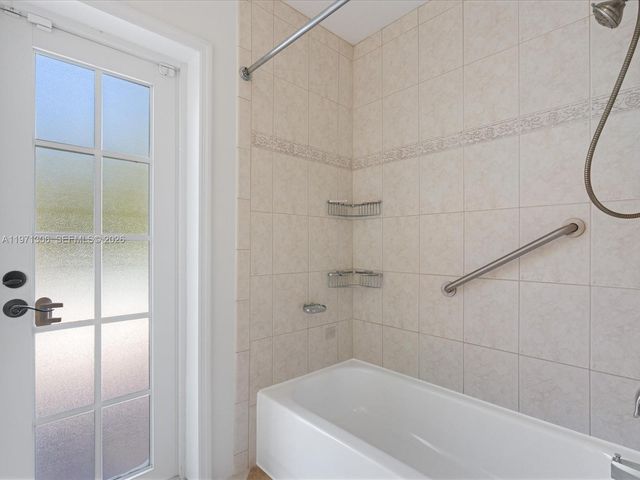 2833 NE 22nd St, Fort Lauderdale, FL 33305