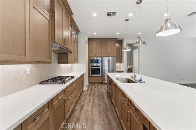 4725 Flora Park Way, Cypress, CA 90720