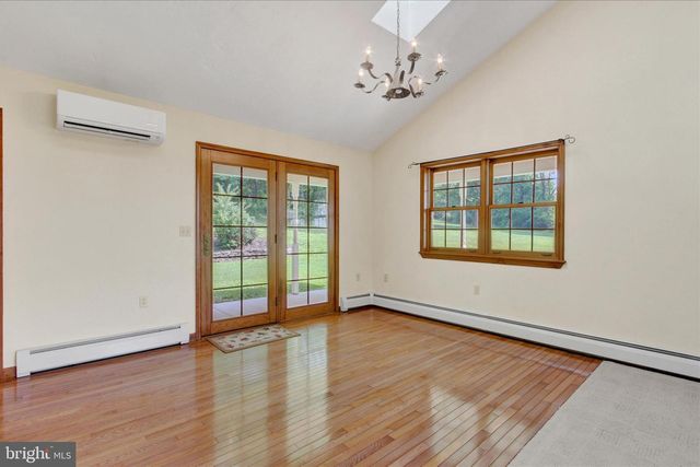 7208 KOPP RD, Spring Grove, PA 17362