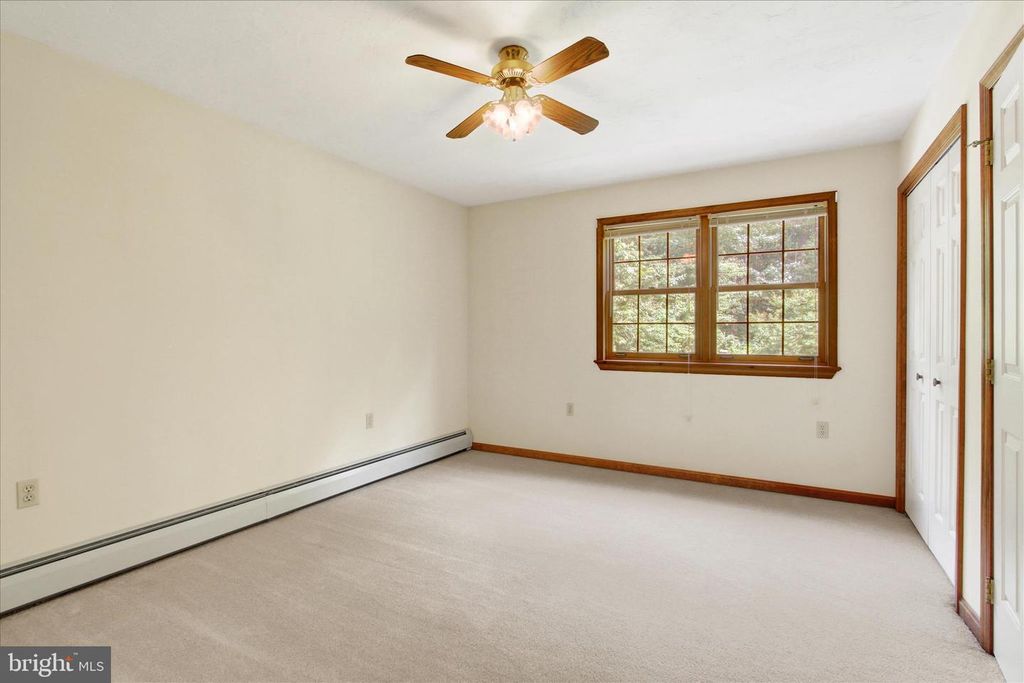 Image 34 of property listing at 7208 KOPP RD, Spring Grove, PA 17362