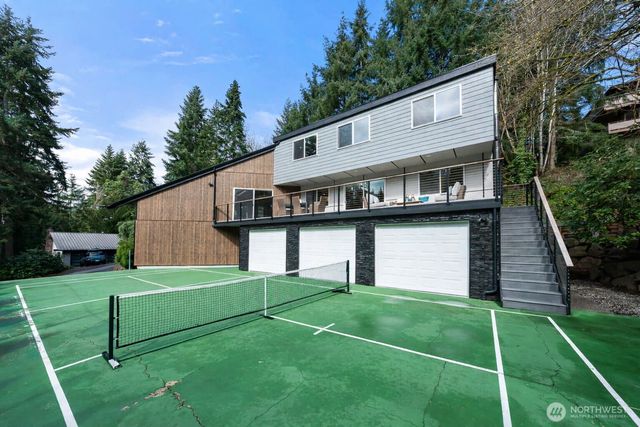 4830 88th Place SE, Mercer Island, WA 98040