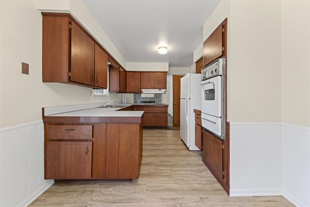 29166 Lorikay Street, Farmington Hills, MI 48334