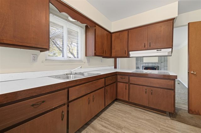 29166 Lorikay Street, Farmington Hills, MI 48334