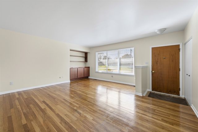 29166 Lorikay Street, Farmington Hills, MI 48334