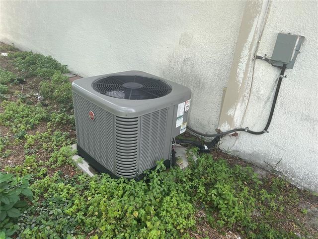 4431 W WALLACE AVENUE, Tampa, FL 33611